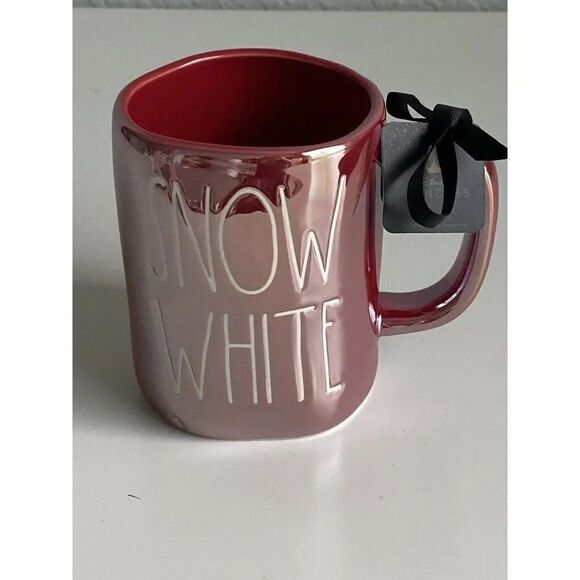 Rae Dunn Disney Snow White Red Iridescent Ceramic Mug NEW - Picture 1 of 6